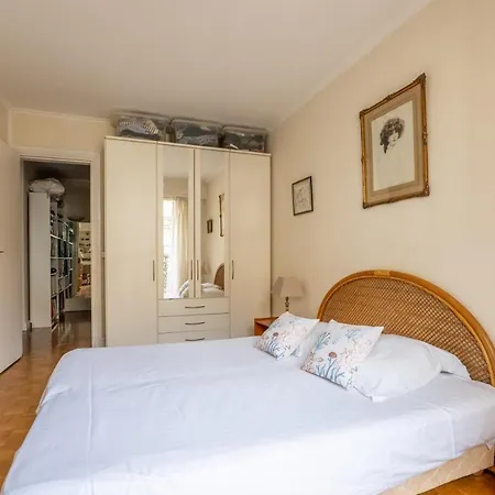Veeve - Fragments In Time Apartment Paris
